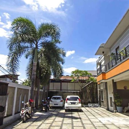 Reddoorz @ Pangeran Antasari 2 Hotel Cilandak  Exterior photo