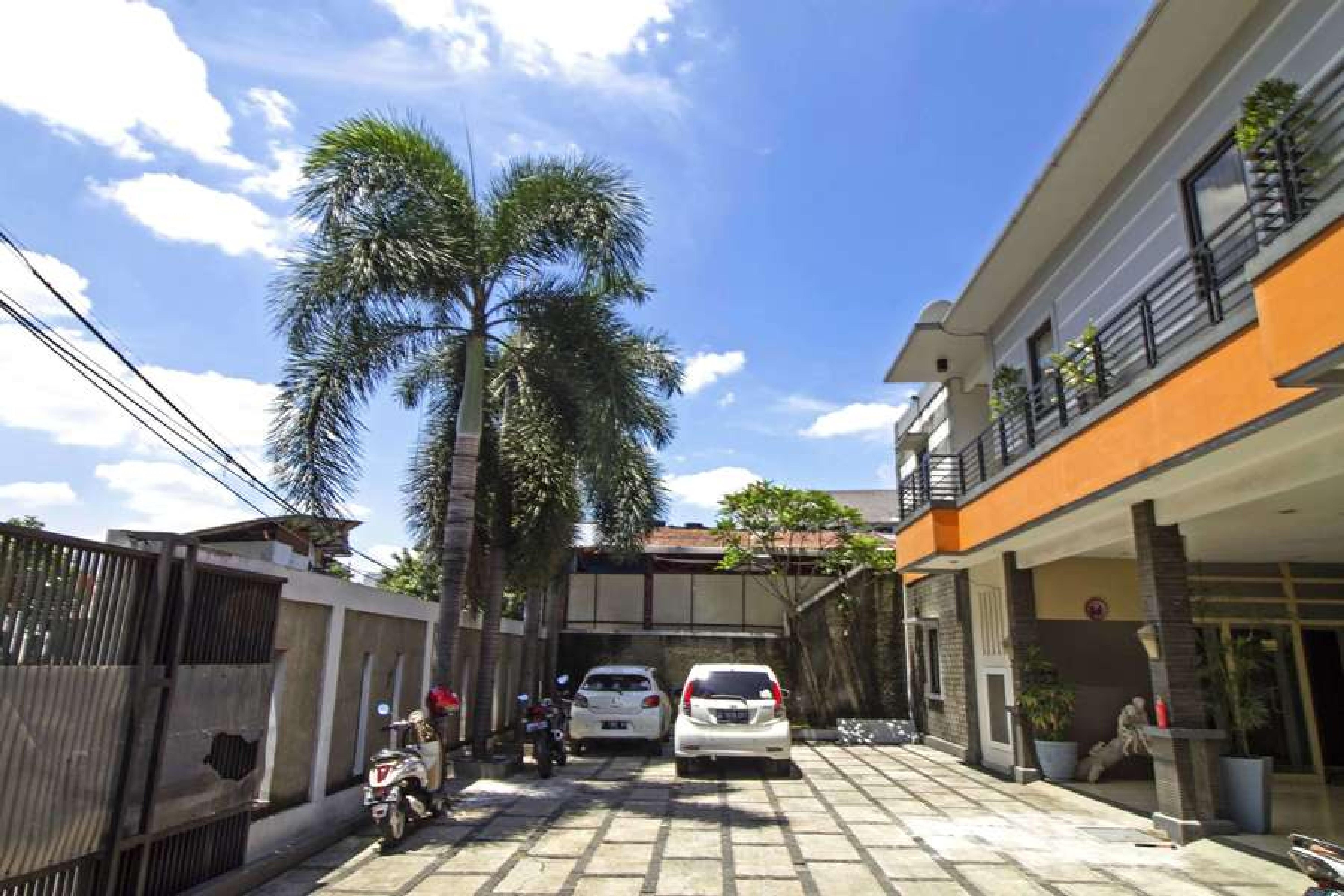 Reddoorz @ Pangeran Antasari 2 Hotel Cilandak  Exterior photo