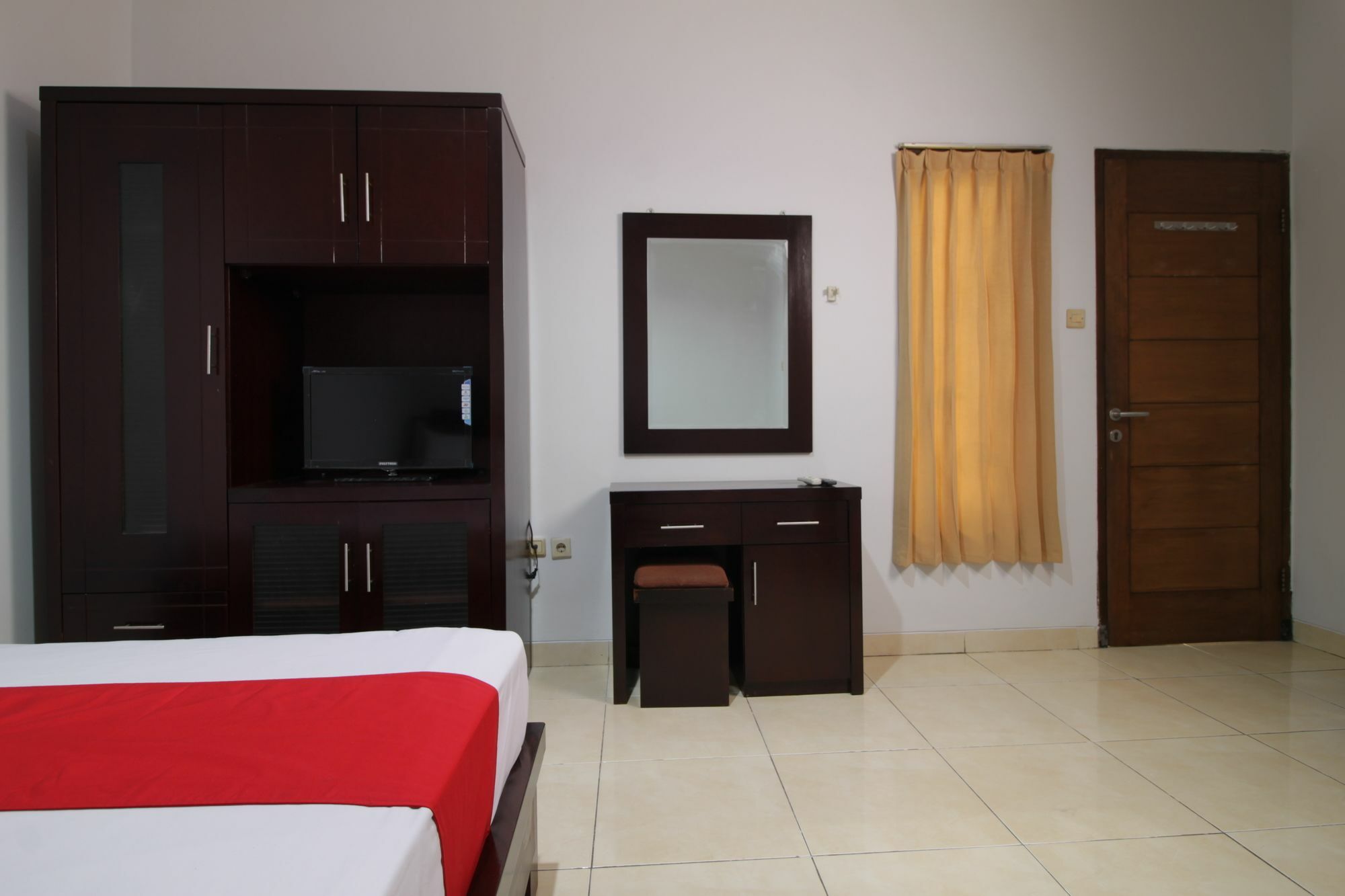 Reddoorz @ Pangeran Antasari 2 Hotel Cilandak  Exterior photo