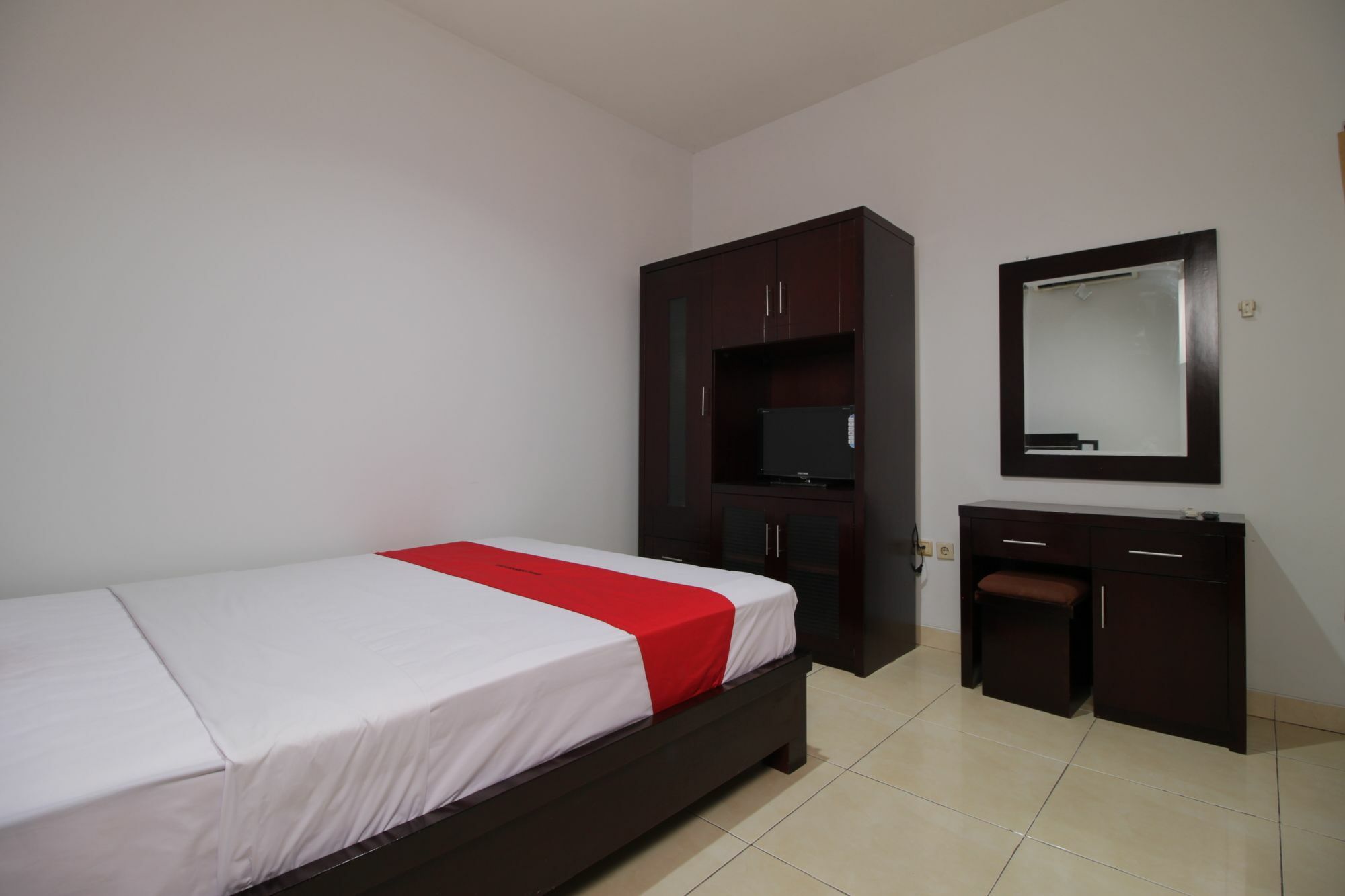 Reddoorz @ Pangeran Antasari 2 Hotel Cilandak  Exterior photo